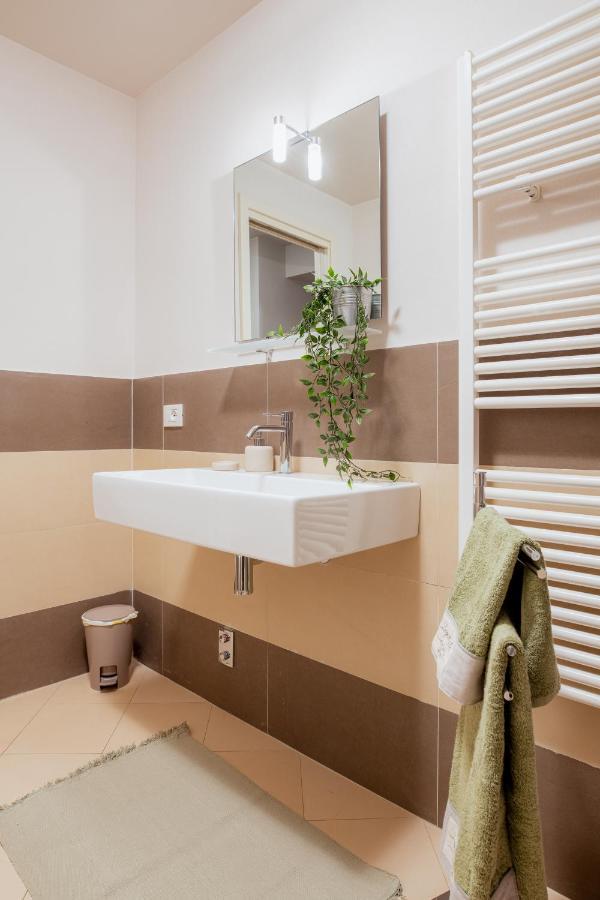 Bed and Breakfast Il Cortile Di Elisa & Our Flats Lucca Exterior foto